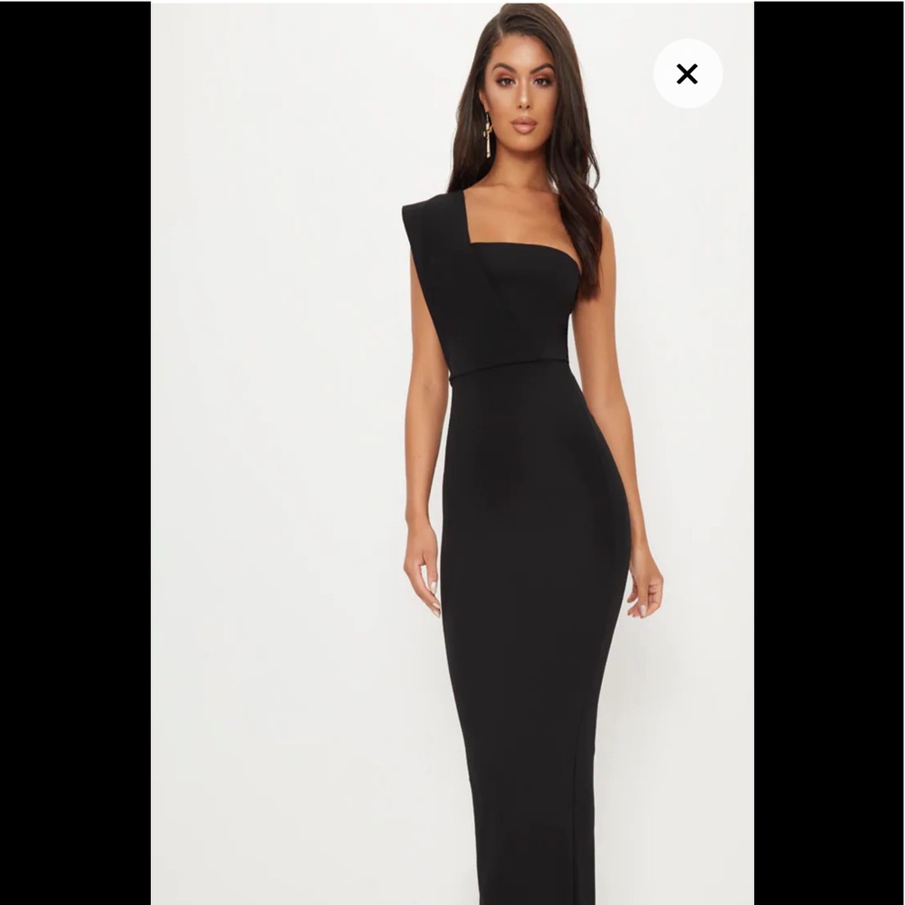 Prettylittlething - Black One Shoulder Maxi Dress
